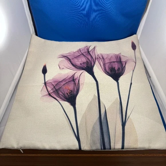 Set Of 4 New 17" Beautiful Beige Linen Flowers Decorative Pillow Covers - Picture 2 of 6